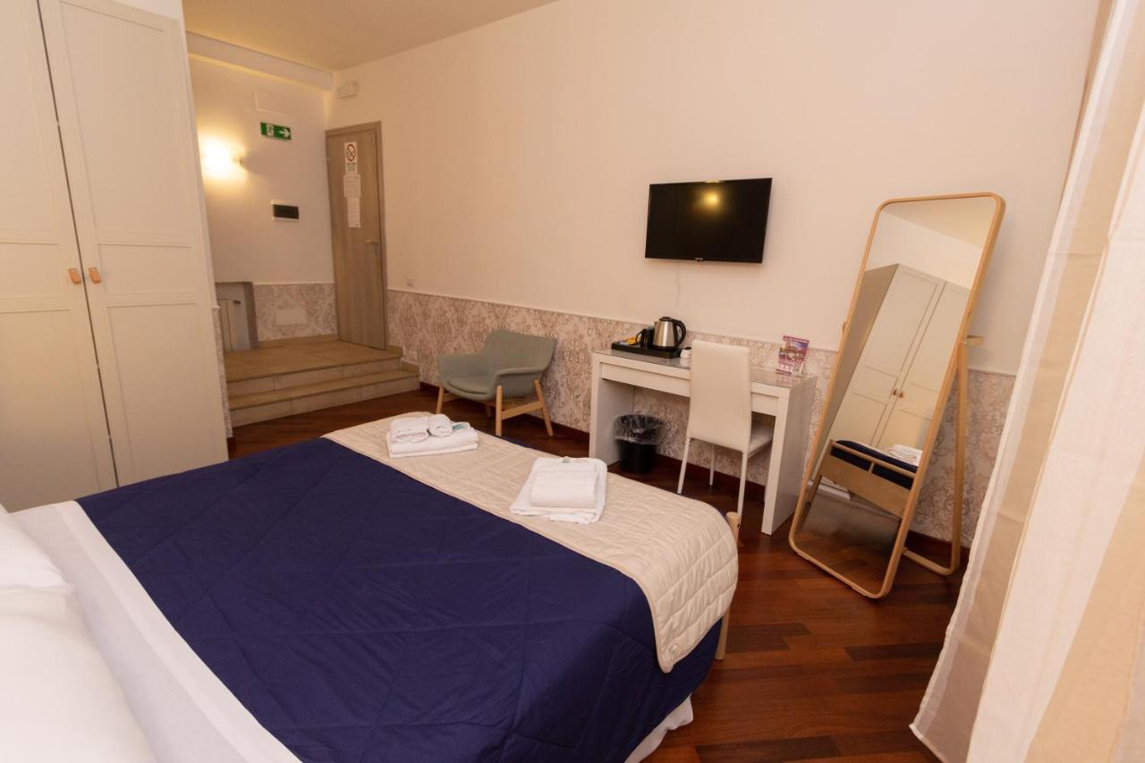 Aurelio Deluxe Rooms Rom Exteriör bild